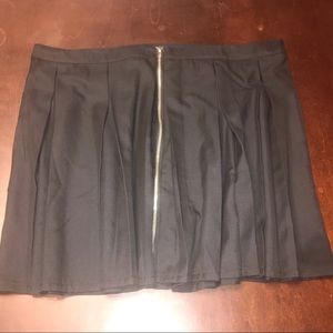 Hot Topic Plus Size Pleated Skirt